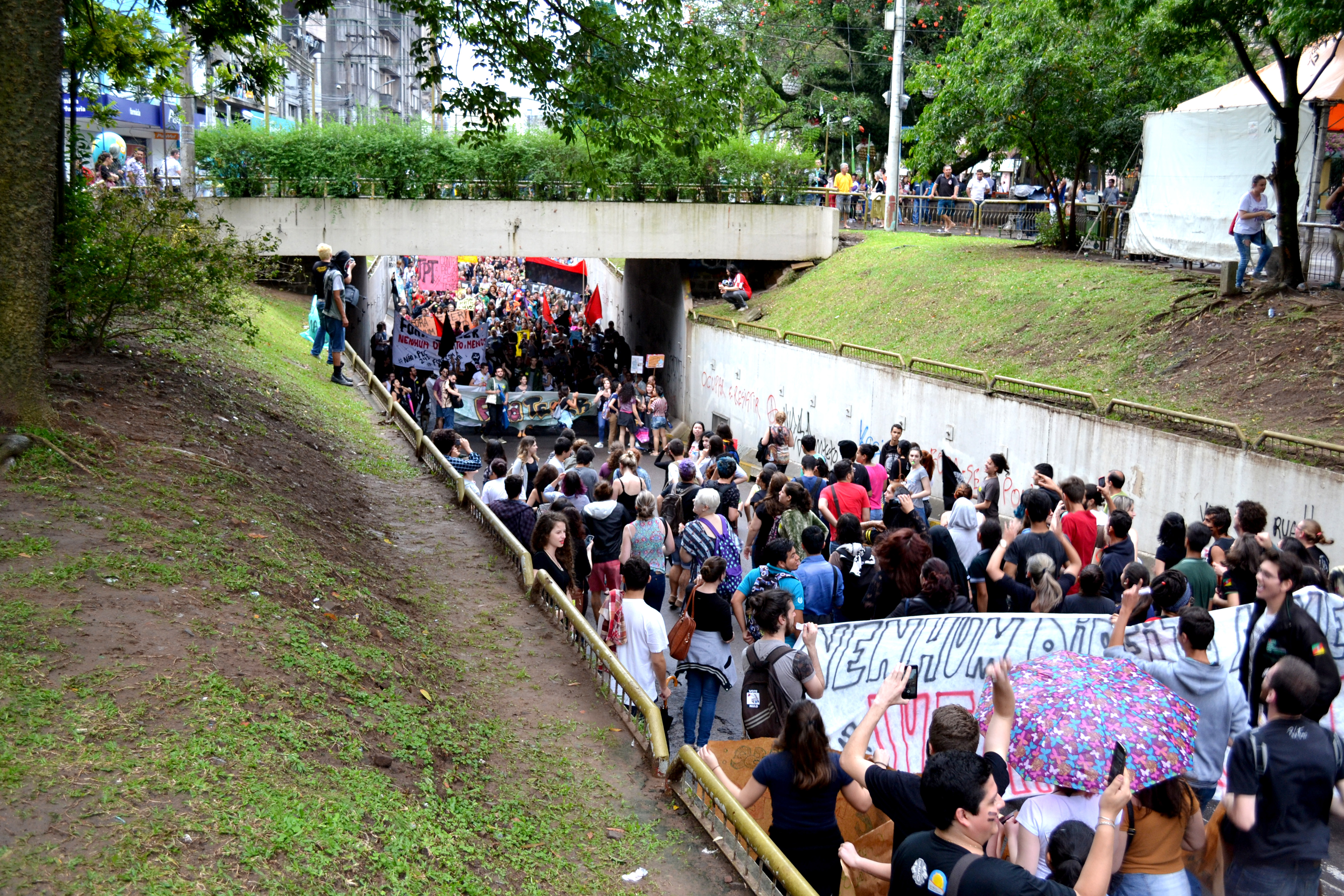 Mobilização contra a PEC 241 toma as ruas de Santa Maria