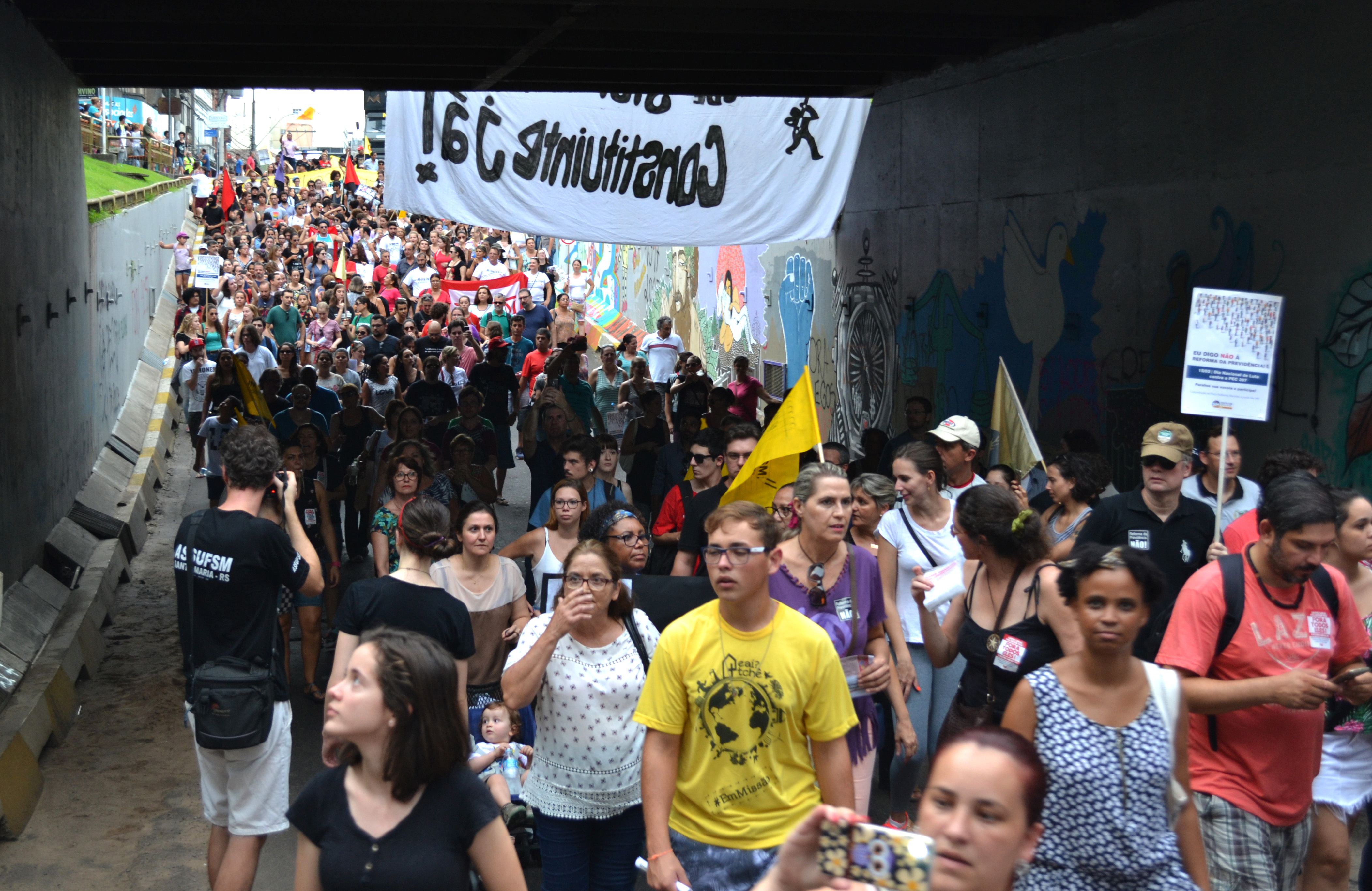 Luta contra Reforma da Previdência reúne centenas em Santa Maria