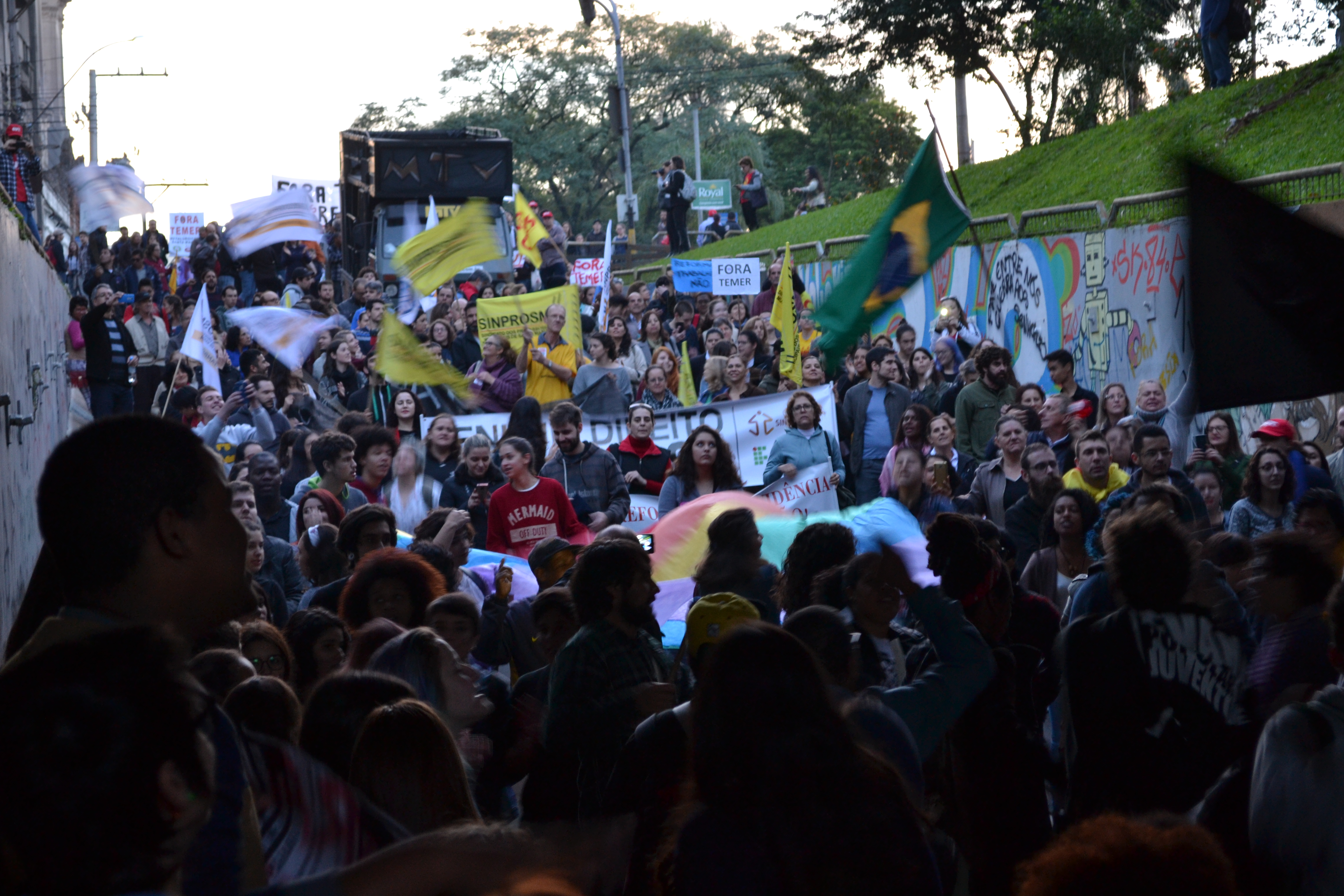 Professores municipais participam de mais uma greve geral para barrar as contrarreformas