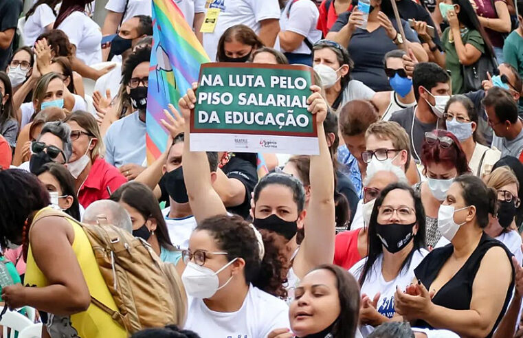 Heleno Araújo: 28 de abril, Dia Internacional da Educação