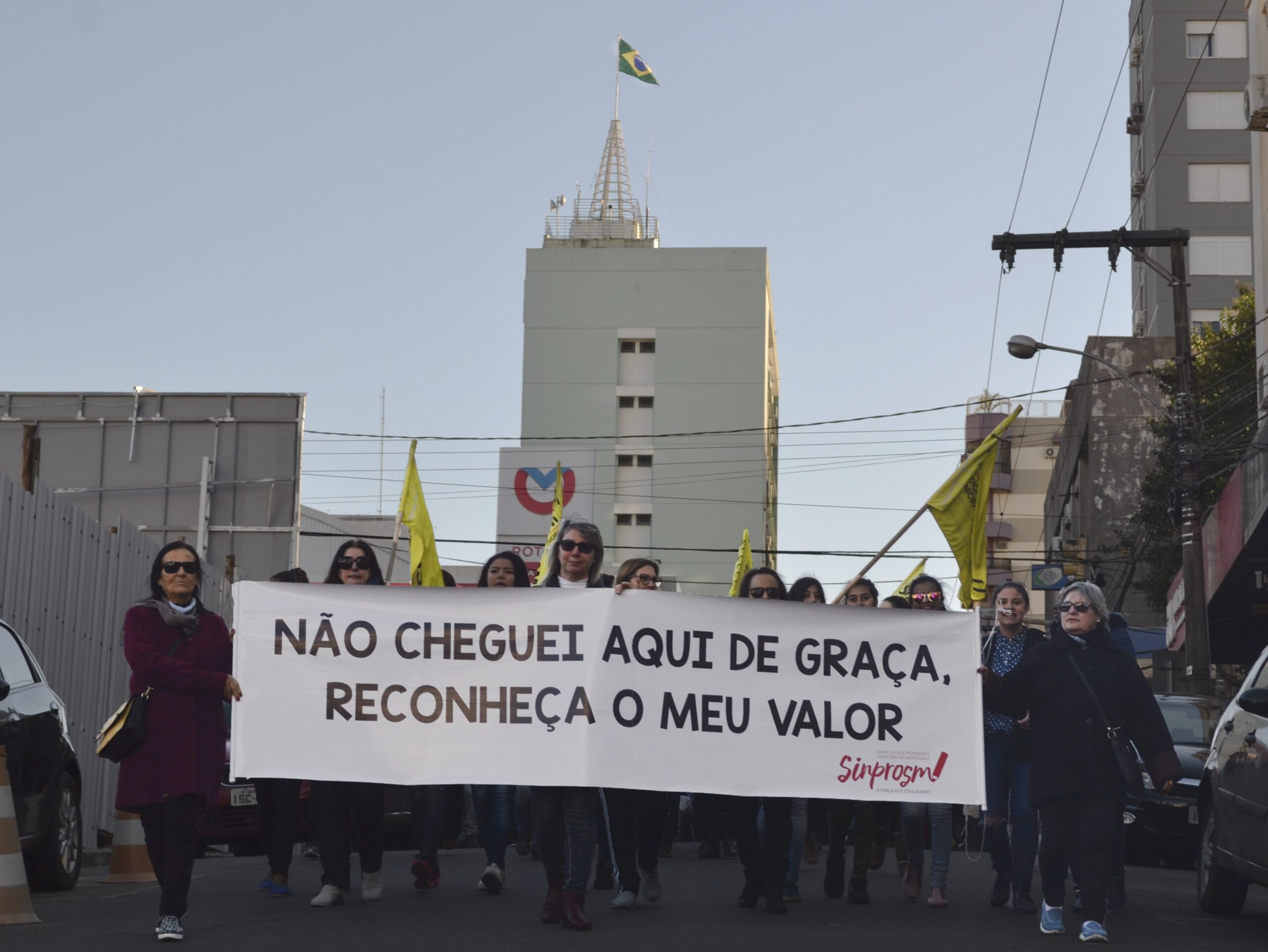 Marta Hammel: O longo esperançar pelo reconhecimento e valorização docente – Piso Salarial e Hora Atividade