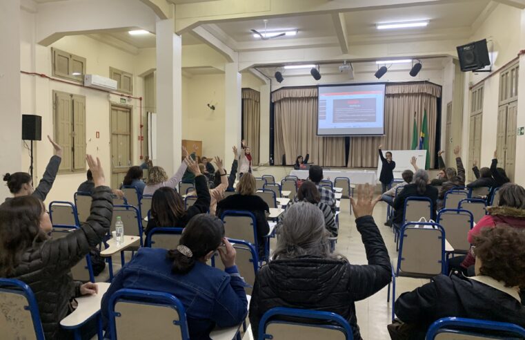 Paralisação com assembleia geral definirá greve dos professores municipais