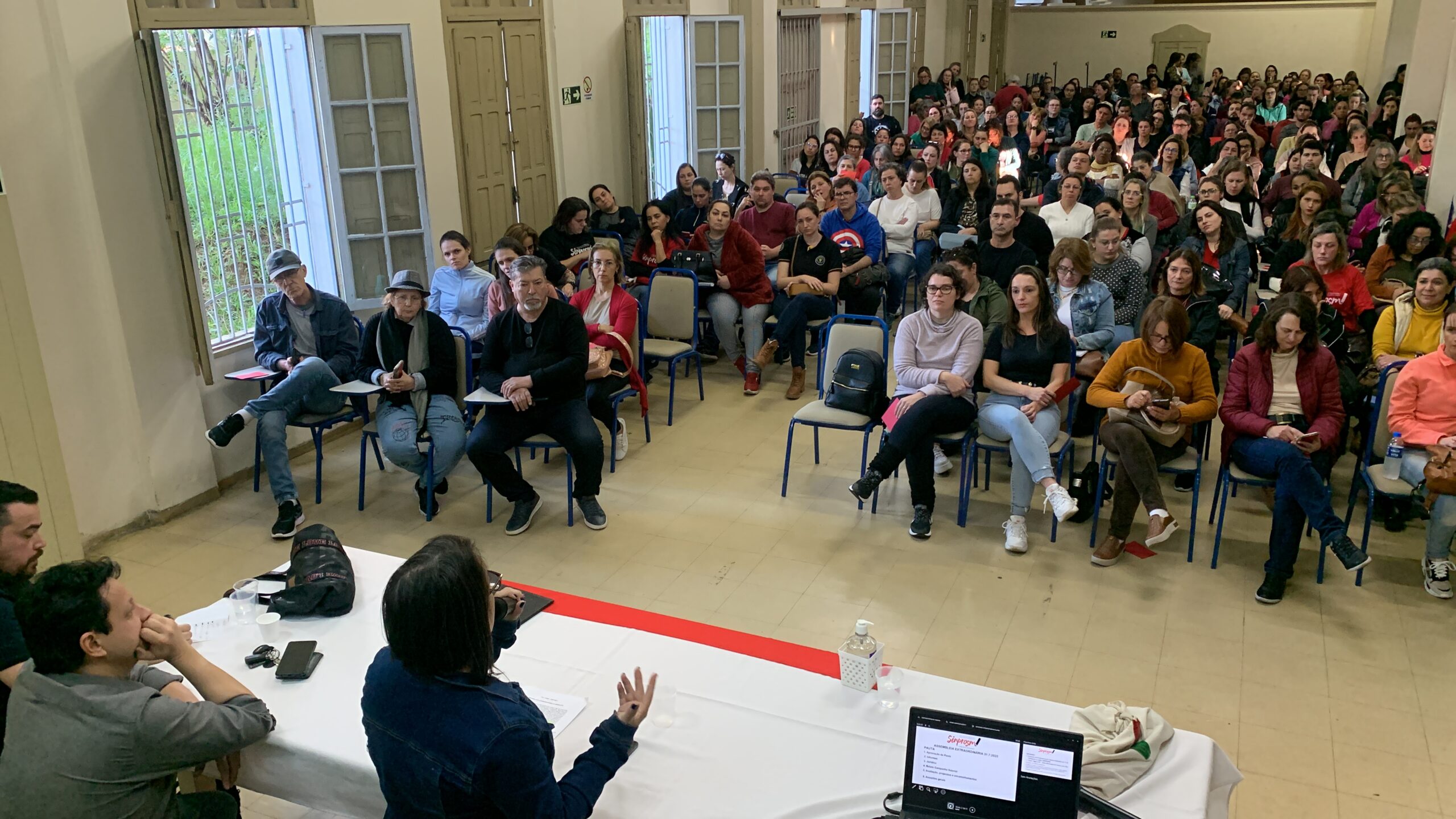 Marcada plenária para avaliação de movimento dos professores municipais