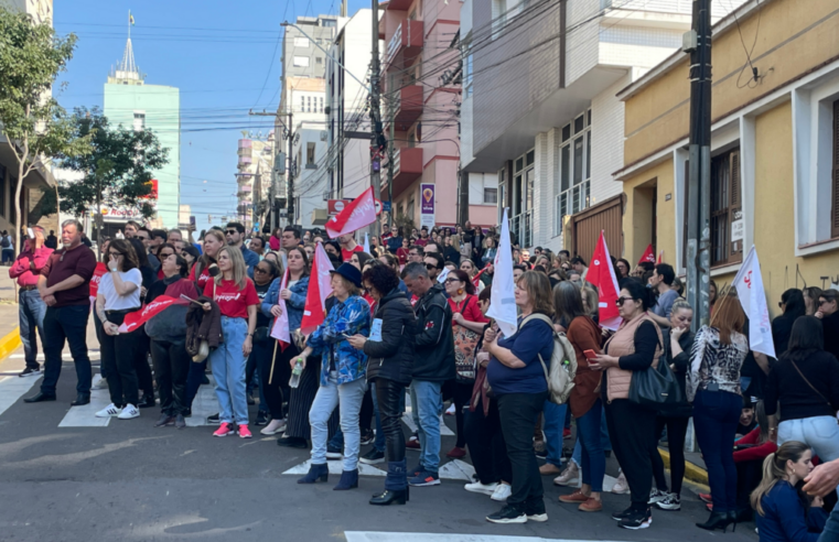 Diário de SM: Sem anúncio de reajuste, professores do município seguem em estado de greve
