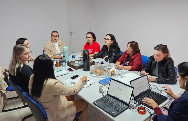 Sinprosm leva demandas do magistério à secretaria municipal de Educação