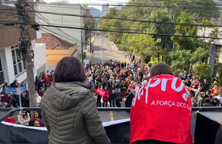 Mais de 300 vozes em defesa da educação!