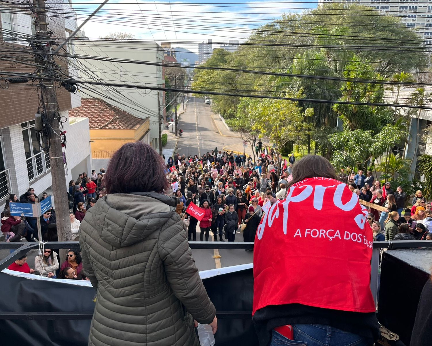 Mais de 300 vozes em defesa da educação!