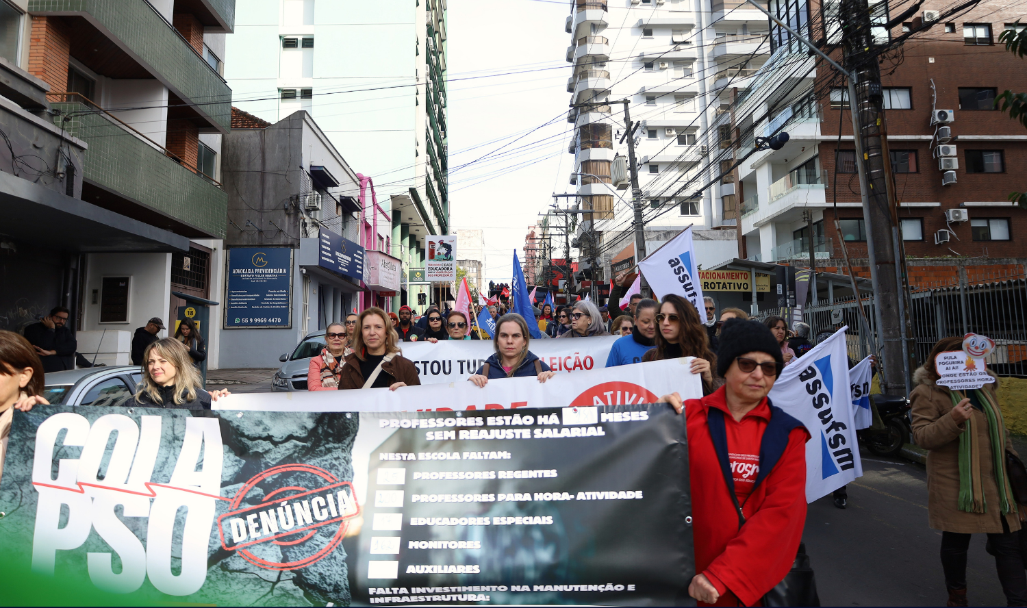 Professores municipais realizam paralisação e promovem “Arraial do Colapso” em Santa Maria